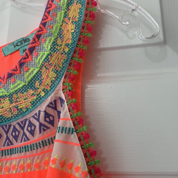 Karlie Like New Coral Tank With Details - Picture 4 of 9